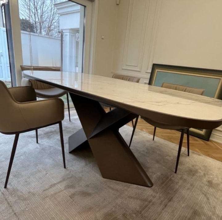 Vemo trpezarijski sto za velike trpezarije